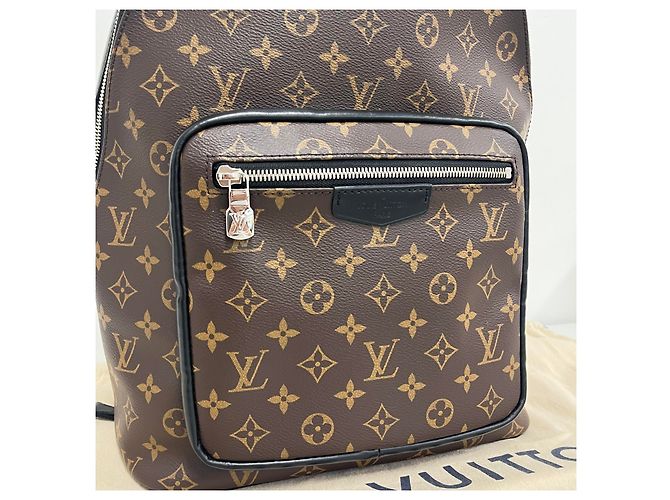 Louis Vuitton Sac à dos Makarasar Josh Backpack - vue 4