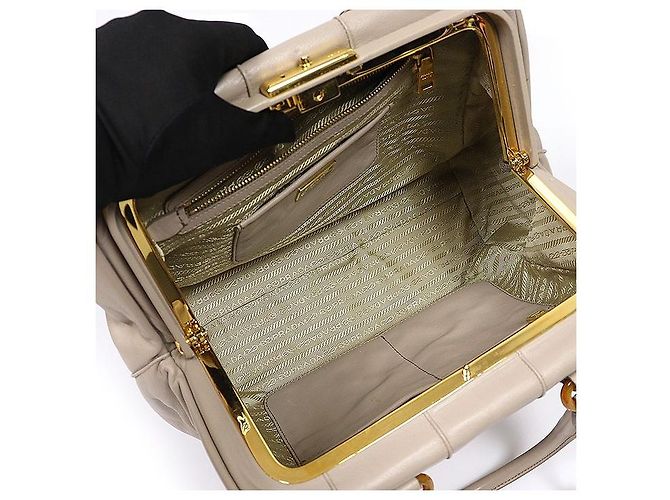 Prada Borsa Tote Frame Lock in pelle di vitello morbida Grigio POMICE - vista 5