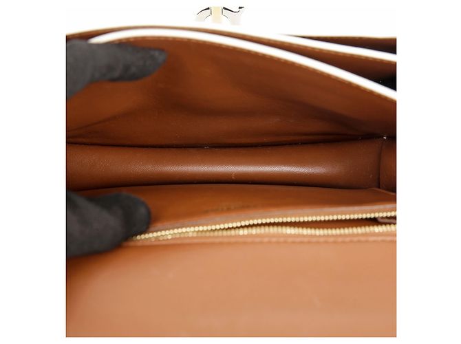 Burberry Medium Schultertasche mit Kette - Ansicht 13