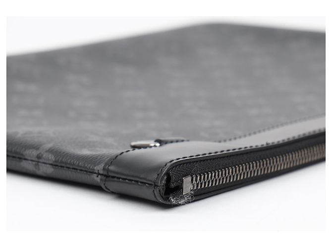 Louis Vuitton Pochette Discovery Monogram Eclipse Canvas Clutch - vue 10