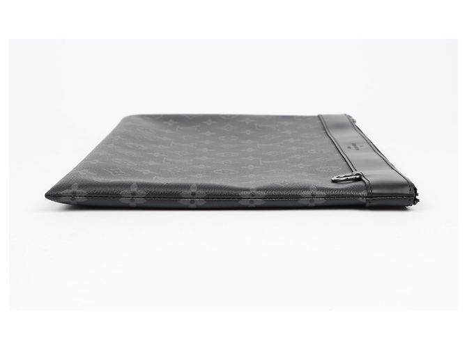 Louis Vuitton Pochette Discovery Monogram Eclipse Canvas Clutch - vue 5
