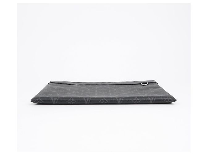 Louis Vuitton Pochette Discovery Monogram Eclipse Canvas Clutch - vue 6