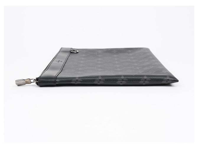 Louis Vuitton Pochette Discovery Monogram Eclipse Canvas Clutch - vue 7