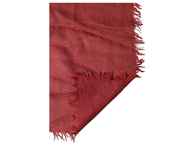 Dolce & Gabbana Foulard Wrap X Sciarpa in Cashmere e Seta Rosso con Frange - vista 2
