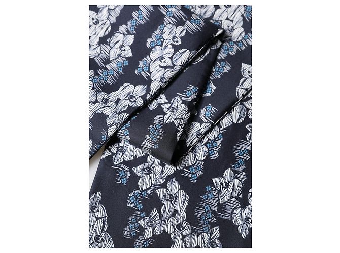 Dolce & Gabbana Sciarpa in seta con motivo floreale nero e blu e frange - vista 2