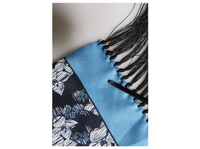 Dolce & Gabbana Sciarpa in seta con motivo floreale nero e blu e frange - vista 4