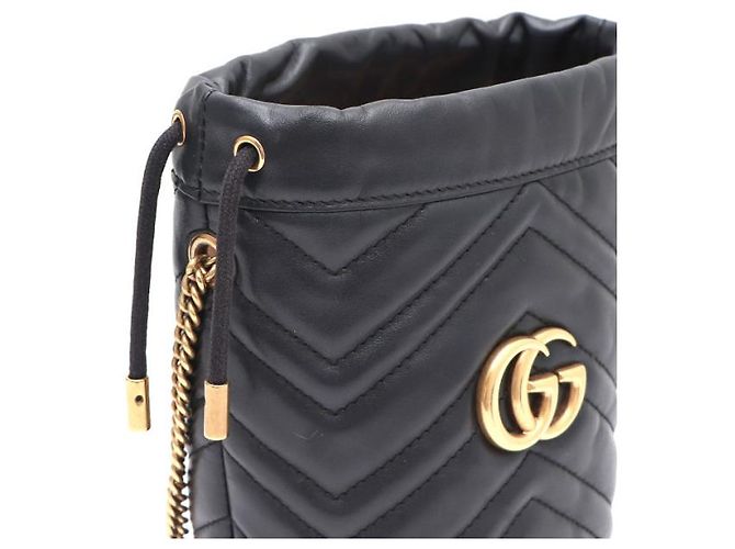 Gucci Mini borsa secchiello GG Marmont Chevron con catena dorata - vista 11