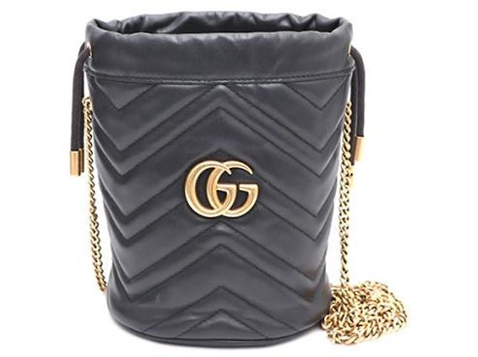 Gucci Mini borsa secchiello GG Marmont Chevron con catena dorata - vista 8