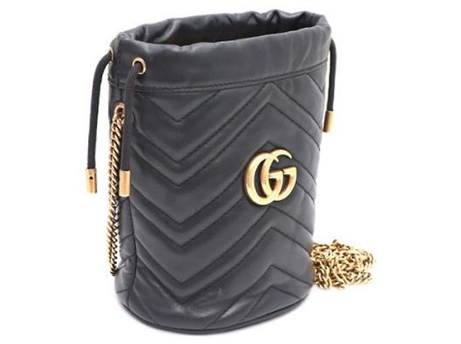 Gucci Mini borsa secchiello GG Marmont Chevron con catena dorata - vista 9