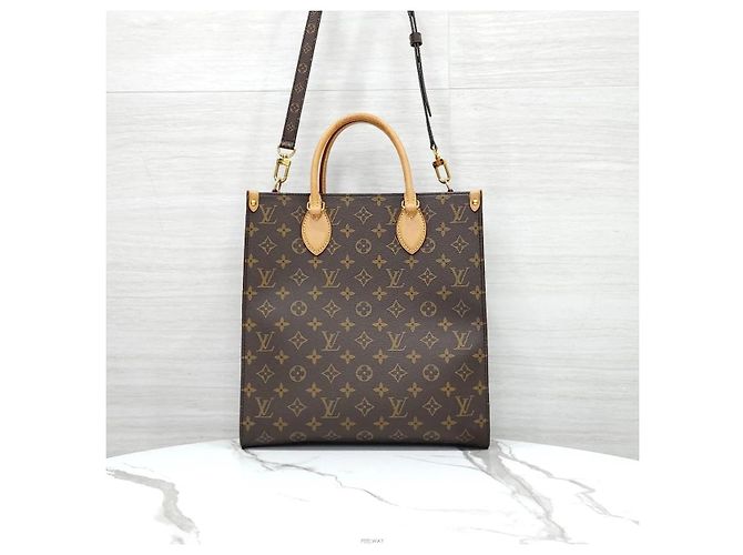 Louis Vuitton Borsa Crossbody Tote PM Monogram - vista 3