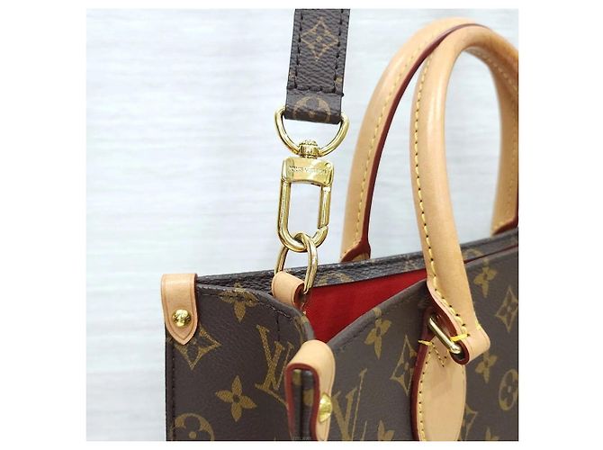 Louis Vuitton Borsa Crossbody Tote PM Monogram - vista 4