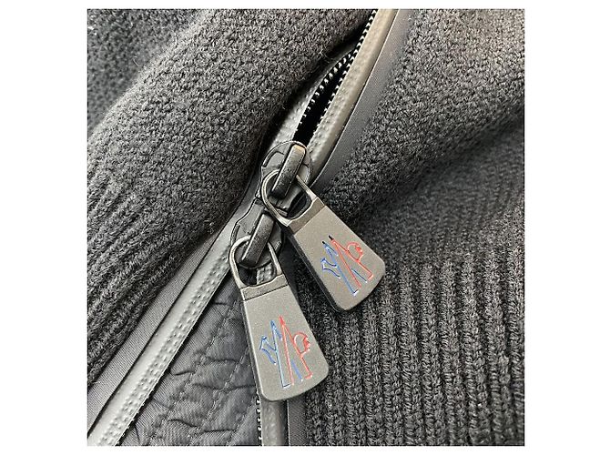 Moncler Logo Strickjacke mit Kapuze aus Wollmischung - Ansicht 14