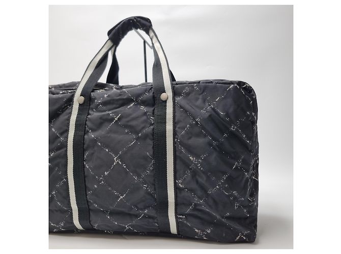 Borsa da viaggio Boston Chanel Nylon Nero Rosso - vista 10