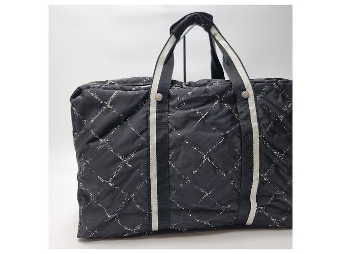 Borsa da viaggio Boston Chanel Nylon Nero Rosso - vista 11