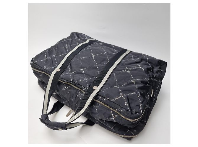 Borsa da viaggio Boston Chanel Nylon Nero Rosso - vista 14