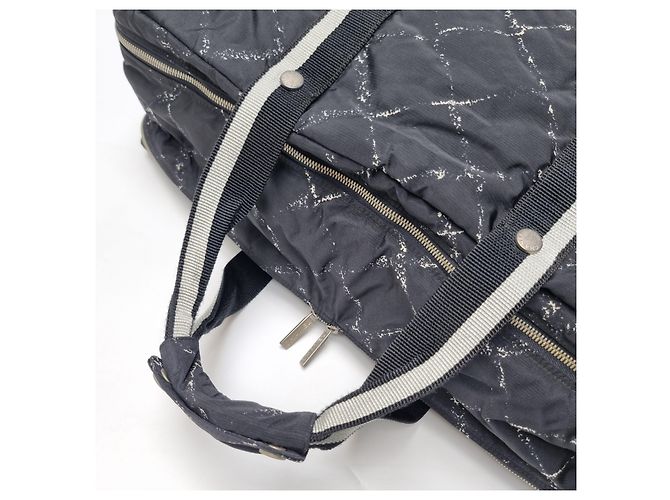 Borsa da viaggio Boston Chanel Nylon Nero Rosso - vista 15