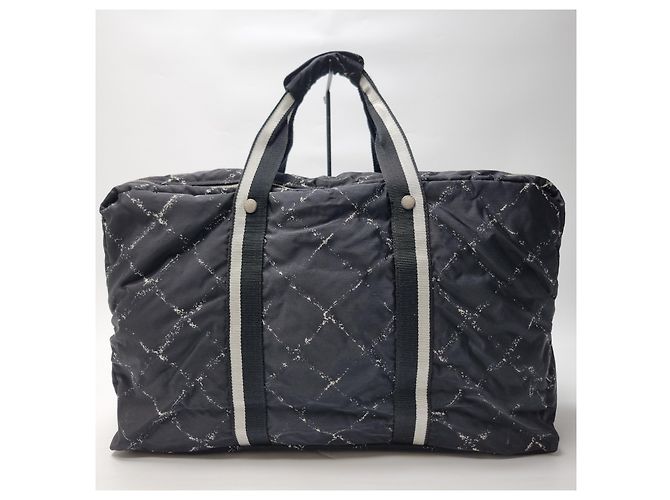 Borsa da viaggio Boston Chanel Nylon Nero Rosso - vista 9