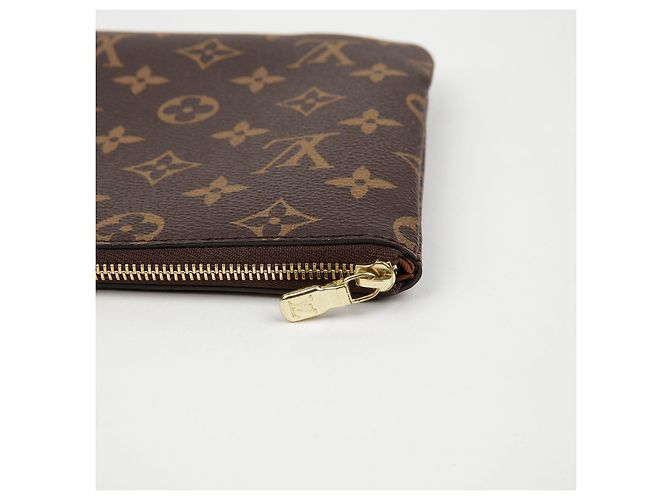 Louis Vuitton Etui Voyage PM Clutch - vista 6