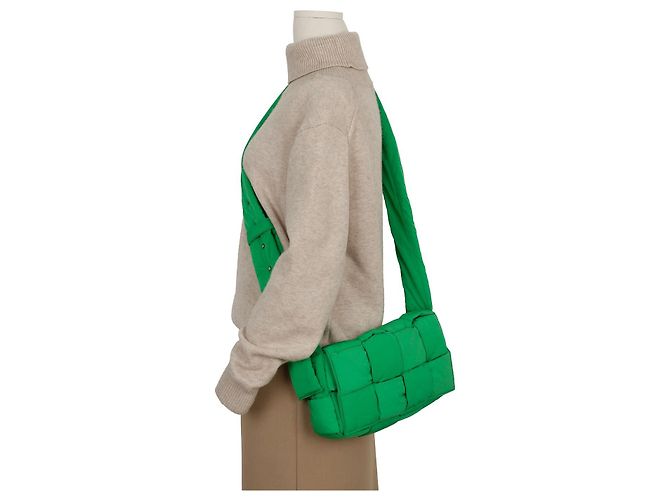 Bottega Veneta Borsa a tracolla Padded Tech Cassette Green - vista 14