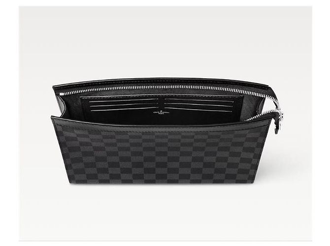 Louis Vuitton Pochette Voyage MM Damier Pattern Black - vue 5