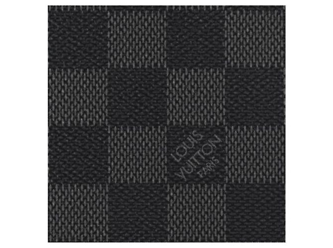 Louis Vuitton Pochette Voyage MM Damier Pattern Black - vue 6