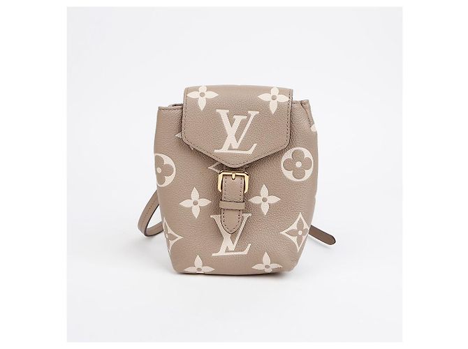 Louis Vuitton Tiny Backpack Zaino in pelle marrone - vista 2