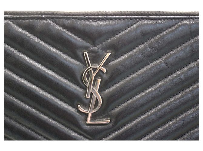 Autre Marque Pouch Tablet Matelassé Monogram - vista 3