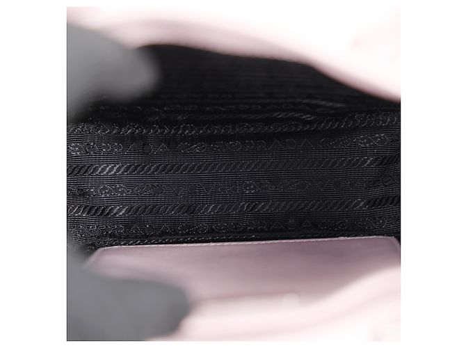 Prada Borsa Tote piccola in pelle spazzolata con logo Triangle Alabaster Pink - vista 16