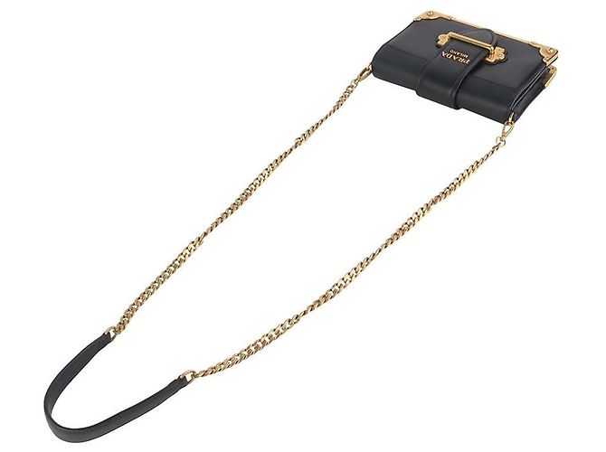 Prada Borsa a tracolla mini Cahier in Saffiano con catena - vista 4