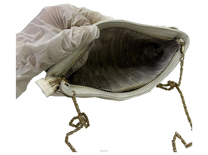 Salvatore Ferragamo Borsa a tracolla Gancini in pelle bianca - vista 6