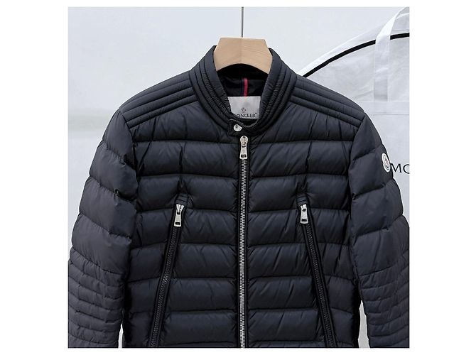 Moncler Amio Lightweight Down Jacket Black - view 2