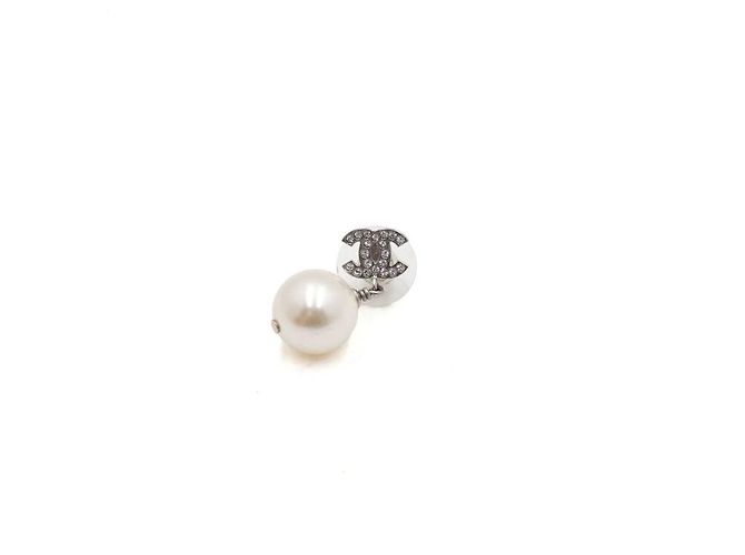 Chanel Orecchini Season Silver Crystal CC Logo Pearl Drop - vista 3