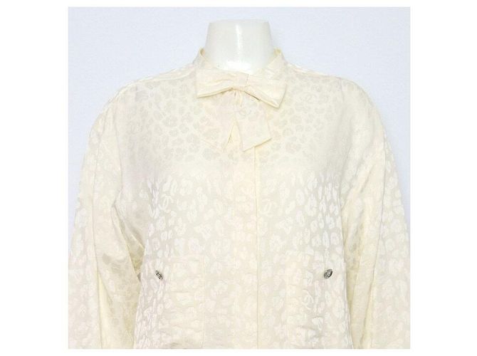 Chanel Blusa de cinta de seda para mujer con logo CC de leopardo - vista 2