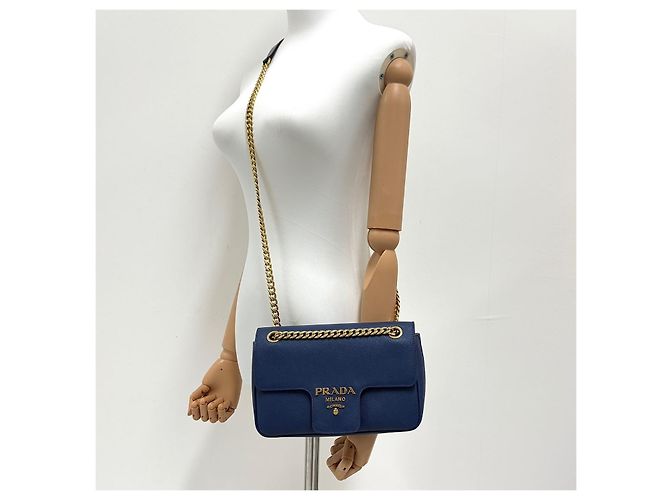 Prada Borsa a tracolla e spalla con patta in Saffiano e catena - vista 2