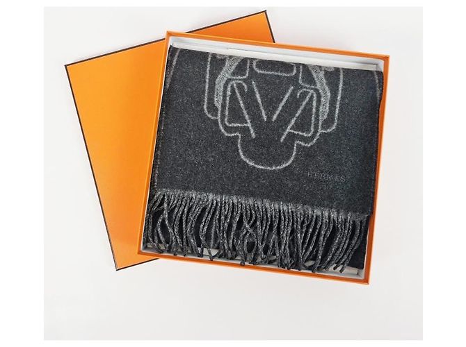 Hermès Sciarpa in cashmere Tete-a-Tete Equestre Grey - vista 12