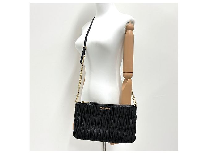 Miu Miu Borsa a tracolla e borsa a spalla Matelassé Napa Chain Nera - vista 4