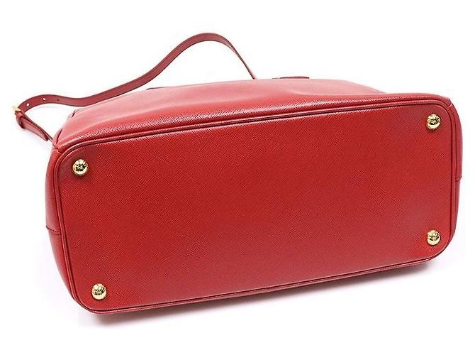 Prada Red Saffiano Lux Triangle - vista 5