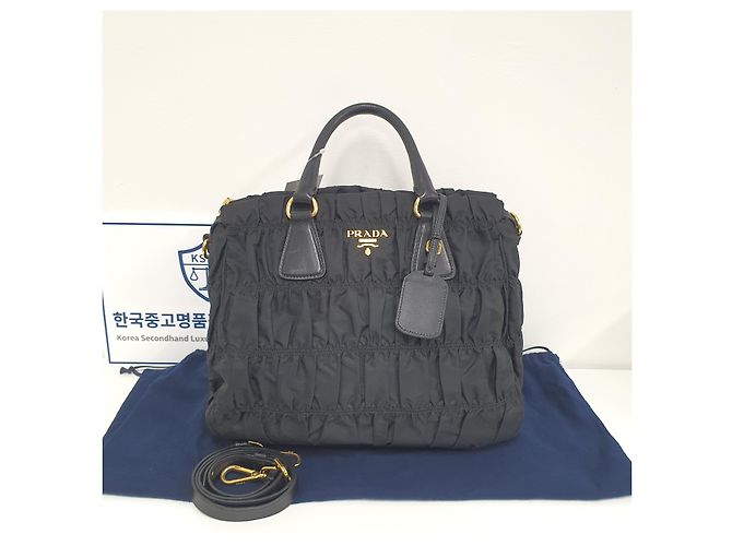 Prada Bolsa de ombro em nylon gaufre - vista 2