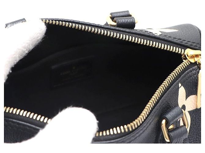 Louis Vuitton Borsa a spalla e a tracolla Monogram Empreinte Papillon BB - vista 9