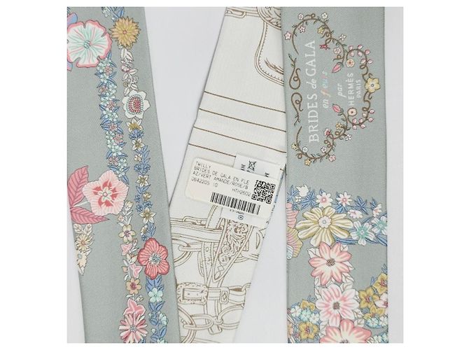 Hermès Foulard in seta Twilly Brides de Gala en Fleurs da donna - vista 12