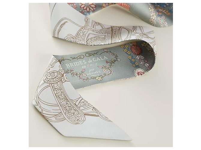 Hermès Foulard in seta Twilly Brides de Gala en Fleurs da donna - vista 4