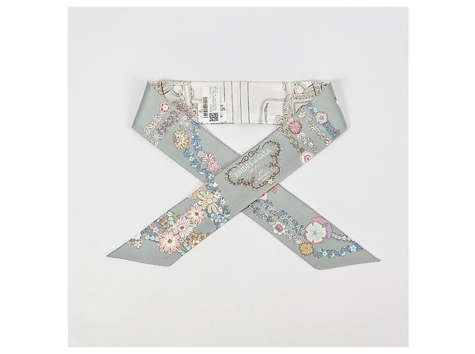 Hermès Foulard in seta Twilly Brides de Gala en Fleurs da donna - vista 5