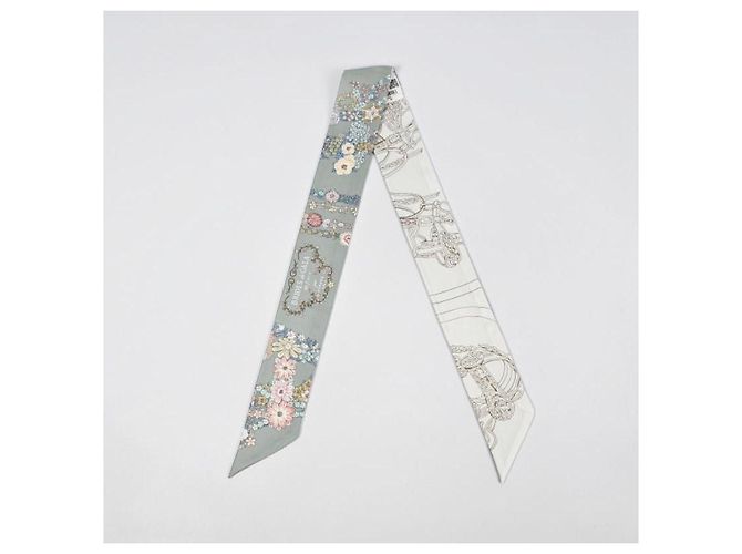 Hermès Foulard in seta Twilly Brides de Gala en Fleurs da donna - vista 8