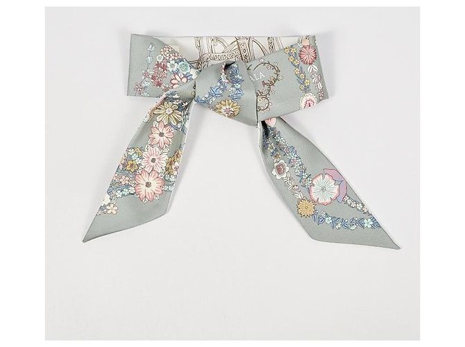Hermès Foulard in seta Twilly Brides de Gala en Fleurs da donna - vista 9