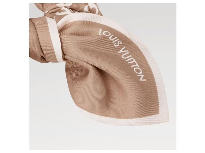 Louis Vuitton Scrunchie Monogram Silhouette - vista 3