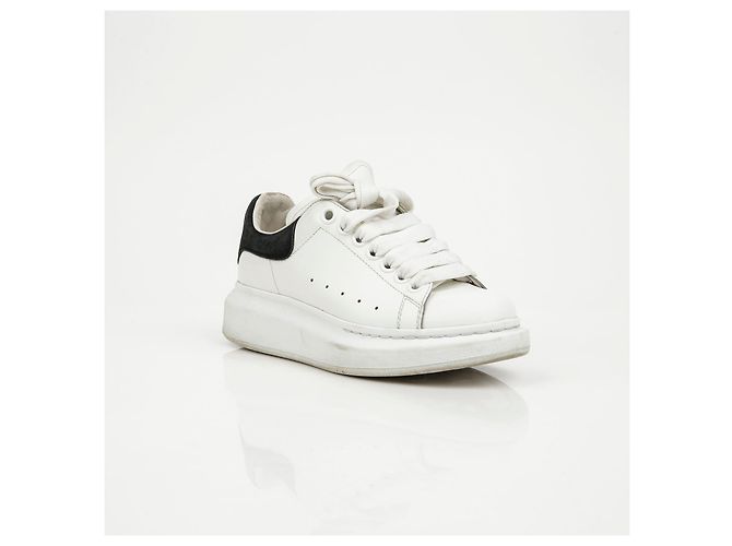 Alexander Mcqueen Sneakers Oversole White Black Tab - vista 2