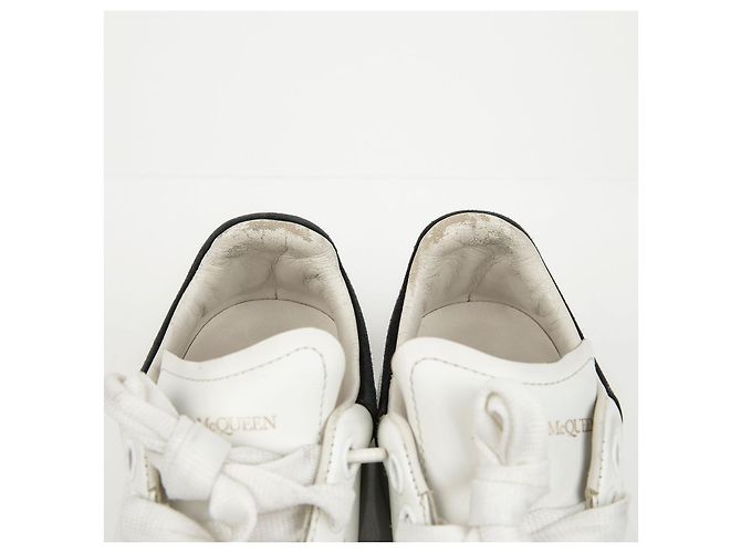 Alexander Mcqueen Sneakers Oversole White Black Tab - vista 5