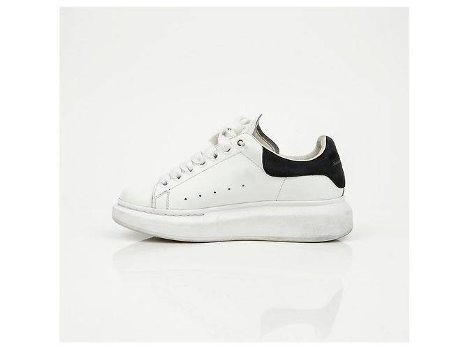 Alexander Mcqueen Sneakers Oversole White Black Tab - vista 9