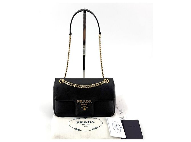 Prada Borsa a tracolla con patta e catena in Saffiano - vista 3