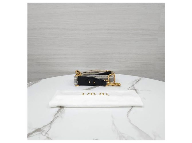 Dior Grauer bestickter Canvas-Schultergurt mit Ring - Ansicht 5